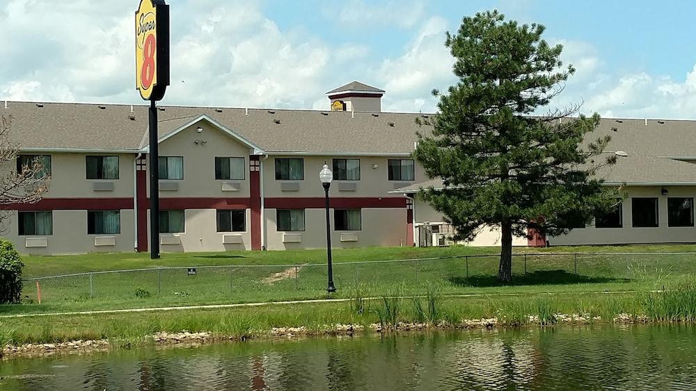 Super 8 By Wyndham Omaha Eppley Airport/Carter Lake Hotel Exterior photo