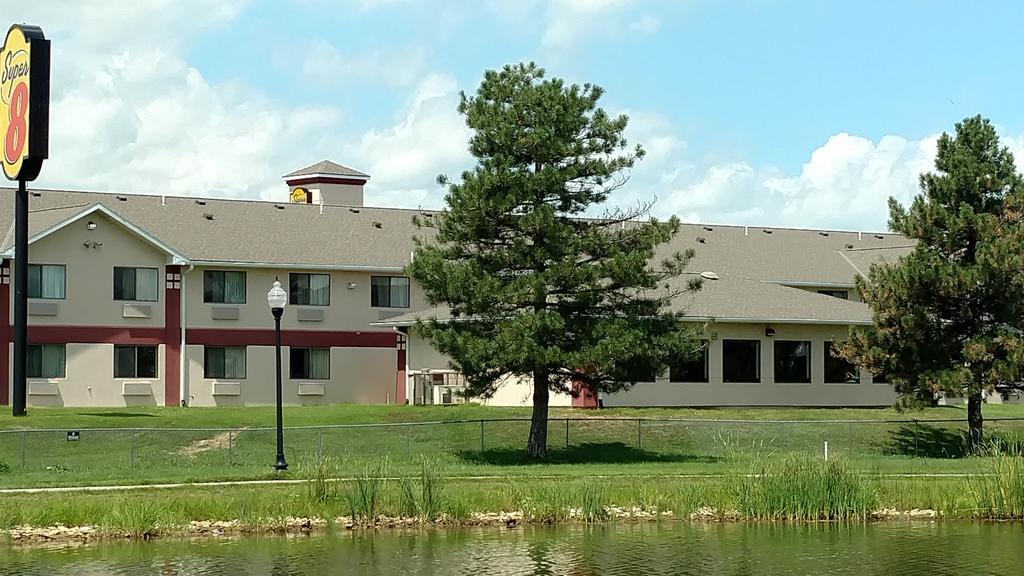 Super 8 By Wyndham Omaha Eppley Airport/Carter Lake Hotel Exterior photo